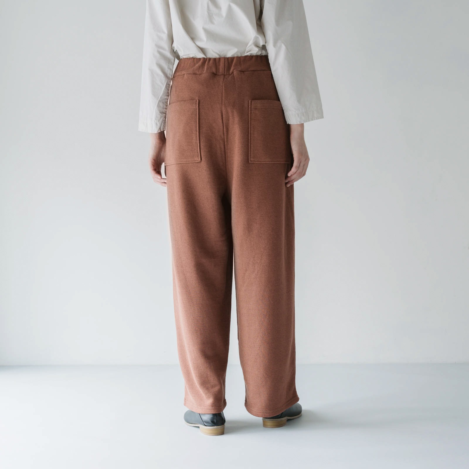 ARTE POVERA _ リネンコットン裏毛 _ 2タックワイドパンツ _ カーキオリーブ