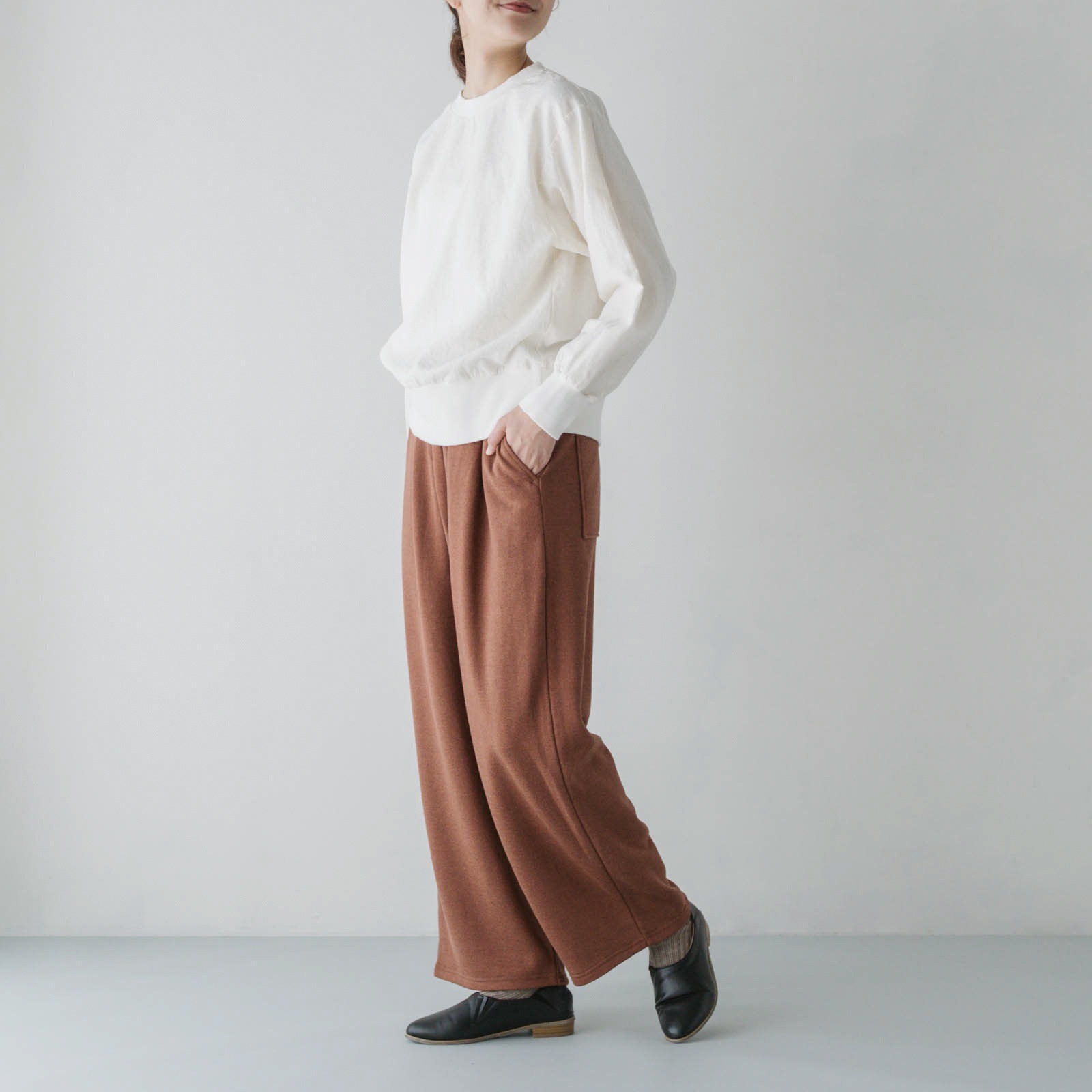 ARTE POVERA _ リネンコットン裏毛 _ 2タックワイドパンツ _ カーキオリーブ