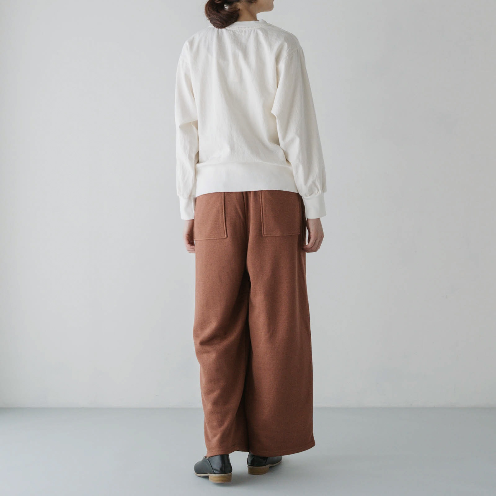 ARTE POVERA _ リネンコットン裏毛 _ 2タックワイドパンツ _ カーキオリーブ