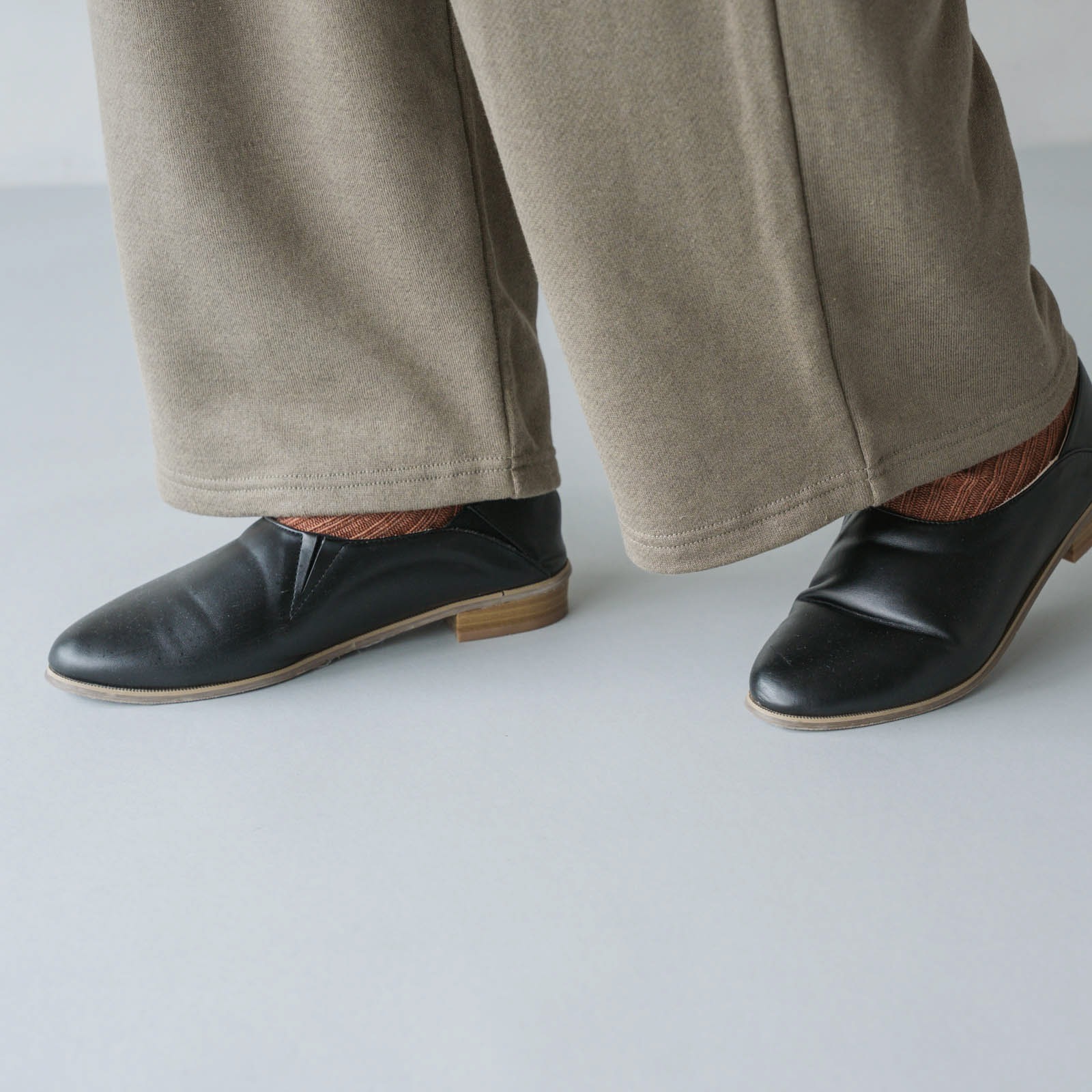 リネンコットン裏毛 _ 2タックワイドパンツ _ レンガ茶