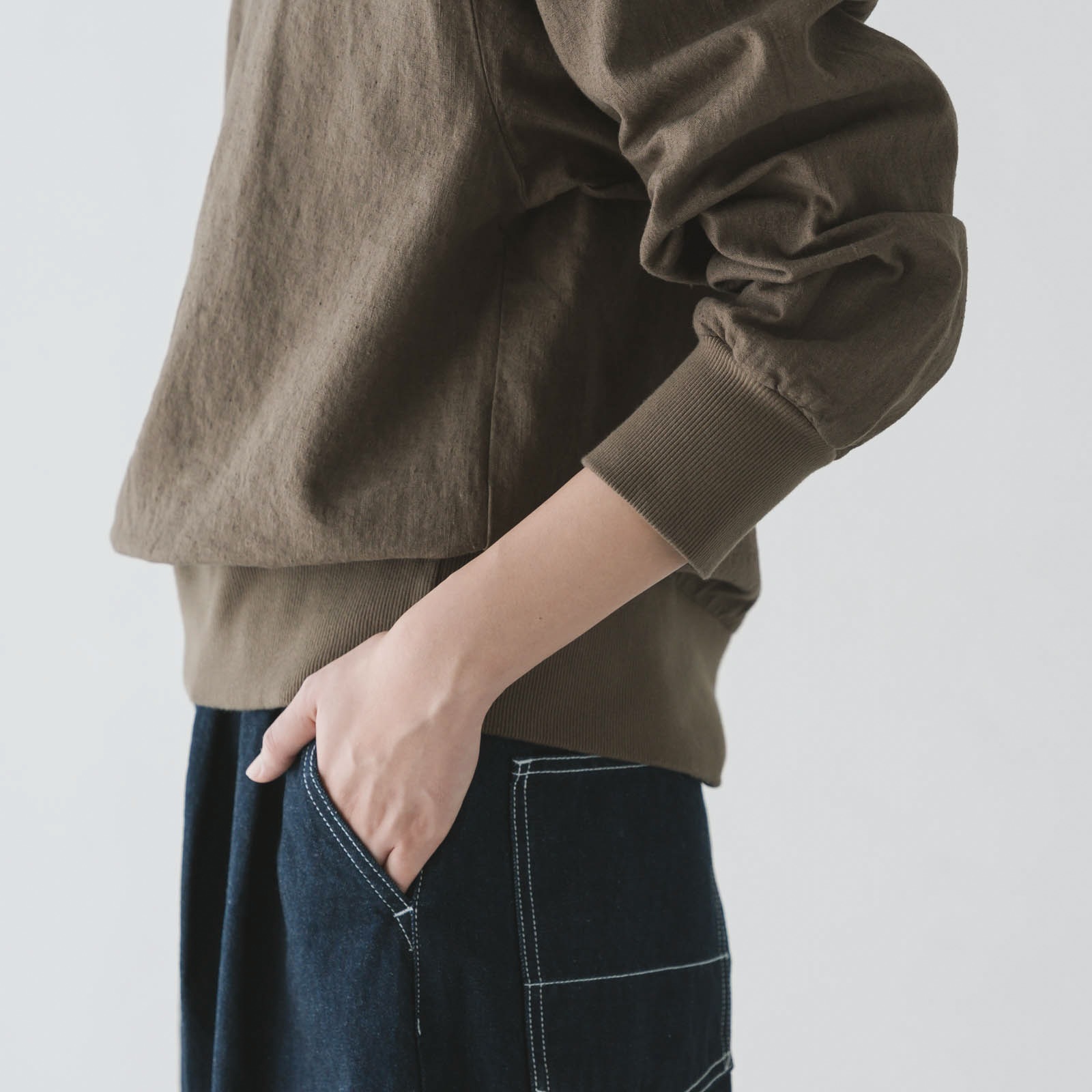 リネンコットン _ クルーネックスウェット _ ブラック