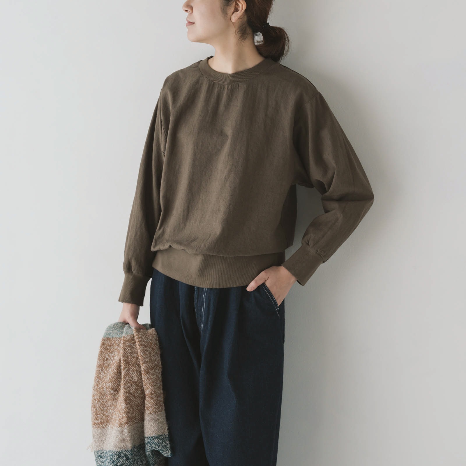 リネンコットン _ クルーネックスウェット _ ブラック