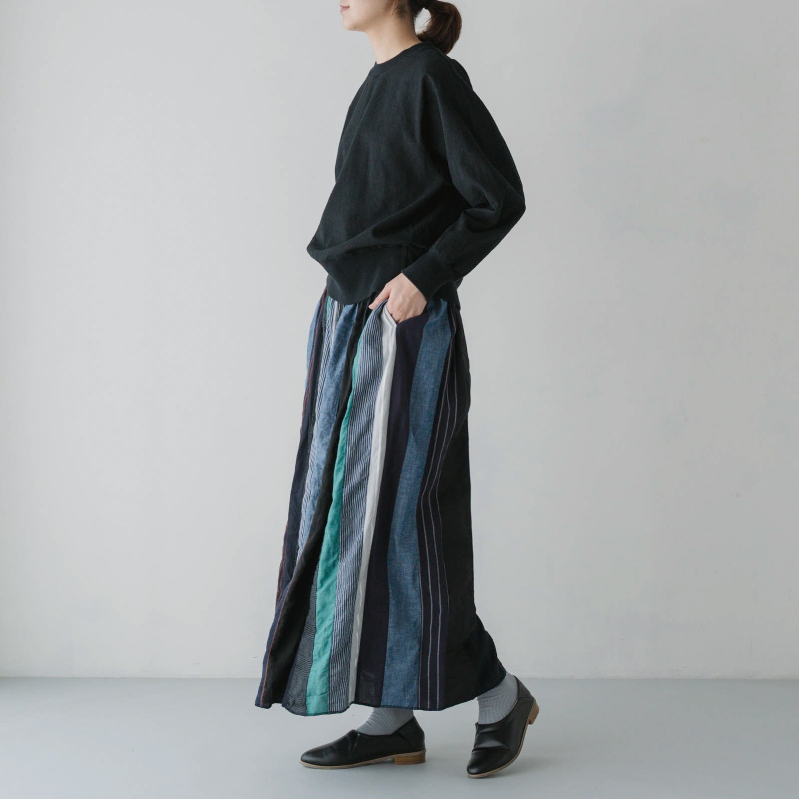 リネンコットン _ クルーネックスウェット _ ブラック