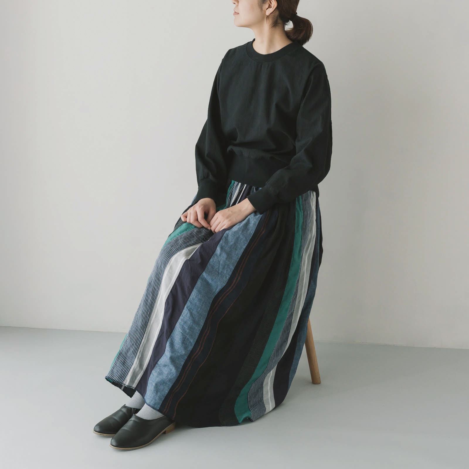 リネンコットン _ クルーネックスウェット _ ブラック