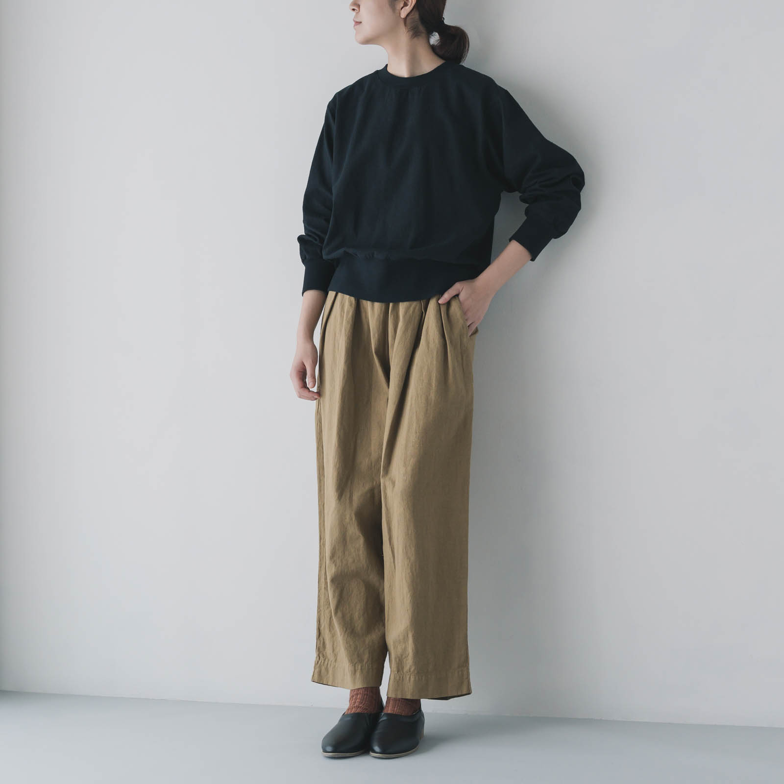 リネンコットン _ クルーネックスウェット _ ブラック