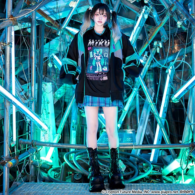 初音ミク ロンT【BLACK】 / 初音ミク×リッスンフレーバー｜LISTEN