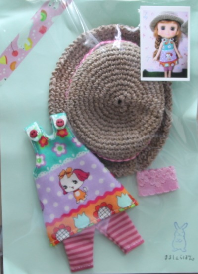 【ハンドメイド】【まるしぇらぱん】　でこニキ・ミディブライスサイズお洋服セット　チュニックパンツセット（レトロワンコ）　　H2907CH002
