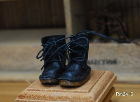 【ハンドメイド/Rose-mic】 　編み上げブーツ　　黒　　（紐：黒）　　【オビツ24ｃｍボディサイズ】　/Rm24-6