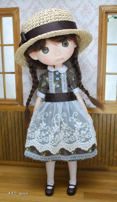 【コロ24】　カスタムドール　カントリー　三編み♪　レースエプロンワンピ　＜オビツ24cmホワイティボディ＞　帽子付き　（メイク　asico 様）　/H3008-as01