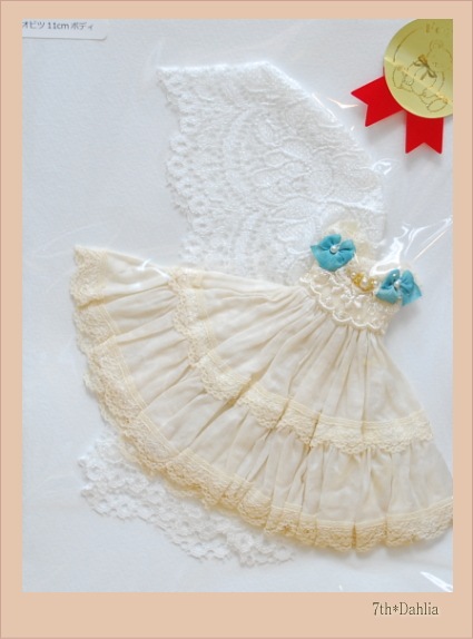 【衣装】7th*Dahlia 様ハンドメイド　オビツ11ｃｍサイズ　ドレス＆ケープ　（紅茶染め）