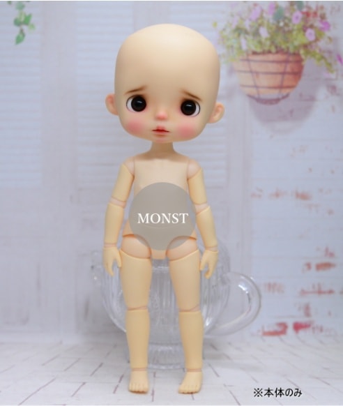 （売り切れました）　　　送料無料　【MONST DOLL 】  困り眉ちゃん　　カスタムドール　（入れ目仕様カスタム）　