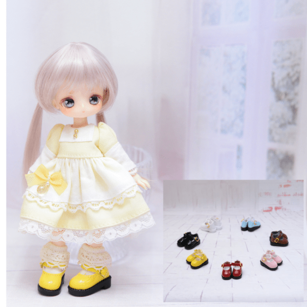 クリックポスト発送可！　ミニドールサイズ　合皮ストラップシューズ　/海外製