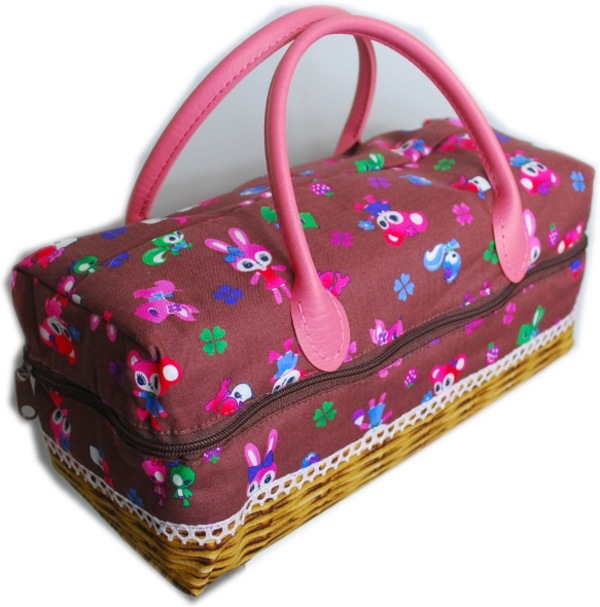 お人形とおでかけバッグ・中　♪レトロうさぎかごバッグ風♪　/20cmドールサイズ　【まるしぇらぱん】　ｈ2506B04