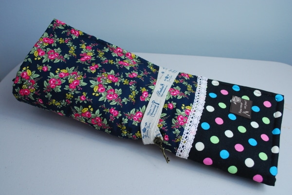 お人形とおでかけおくるみ　ブライスドールサイズ【紺花×黒ドット】　【まるしぇらぱん】　H2503