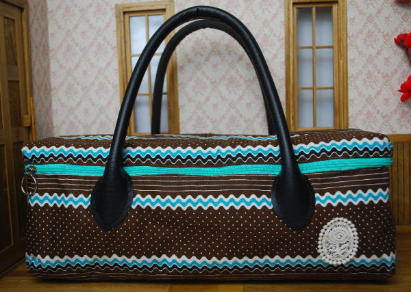 お人形とおでかけバッグ・大　茶×ミントグリーン/ネオブライスサイズ　【まるしぇらぱん】　ma2405-012