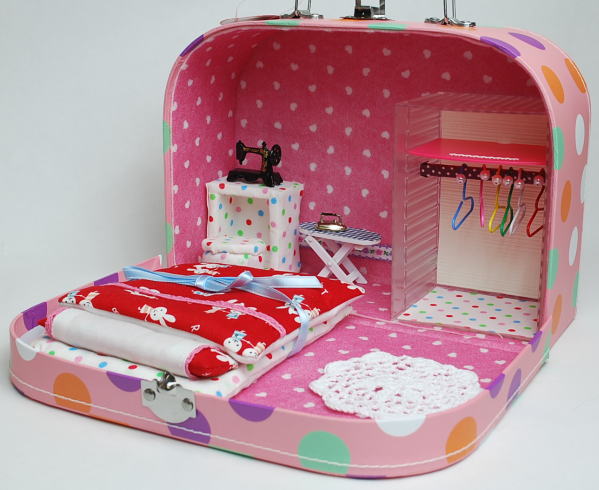 わくわくドールトランク（中）　［プチ用ドールハウス風トランク］　　【ピンクマルチドット】　/まるしぇ　らぱん