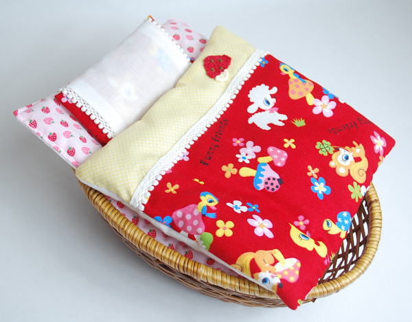 ふわふわドリームセット・かご付 【お布団セット/赤レトロきのこ♪】　20cmドールサイズ　/まるしぇらぱん※F