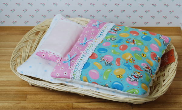 ふわふわドリームセット・かご付　【お布団セット/ブルー・ジェリービーンズ柄】　20cmドールサイズ　