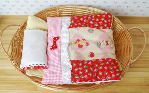 ふわふわドリームセット・かご付　【お布団セット/小花＆あひる柄】　20cmドールサイズ　