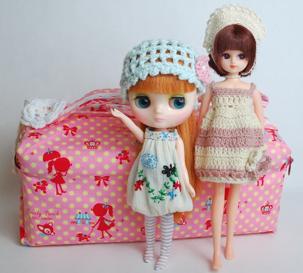 おでかけバッグ・リカちゃんサイズ　【シルエットガール】-まるしぇらぱんハンドメイド-