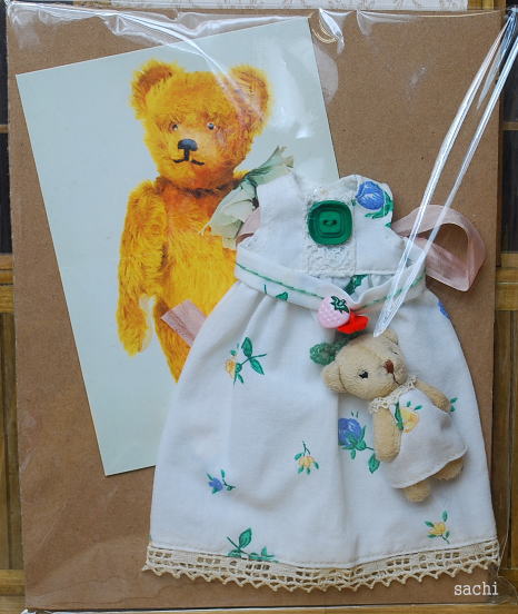 （売切）　ノースリーブワンピース　ホワイト小花　　/22cmドールサイズ　【sachi】