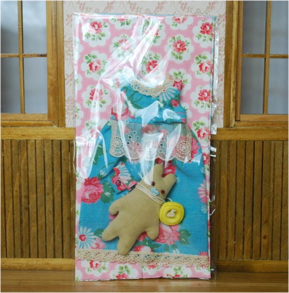 ノースリーブワンピース　ビンテージブルーグリーン＆ビンテージレース　てづくりうさぎ・バッグ付　/22cmドールサイズ　【sachi】