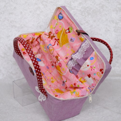 【まるしぇらぱんハンドメイド】 お人形とおでかけバッグ ライトパープル無地 【 中 】 1/6スケールドールサイズ 【まるしぇらぱん・ハンドメイド】