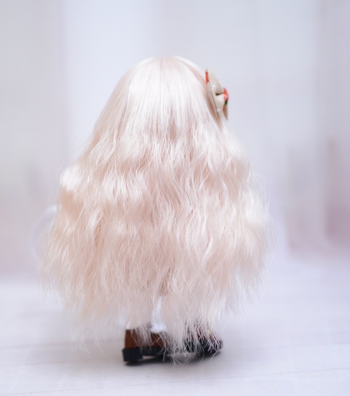 【4インチ】　耐熱　ドール用ウィッグ　ゆるふわロング　細三つ編み2本付　/　ペールピンクミックス