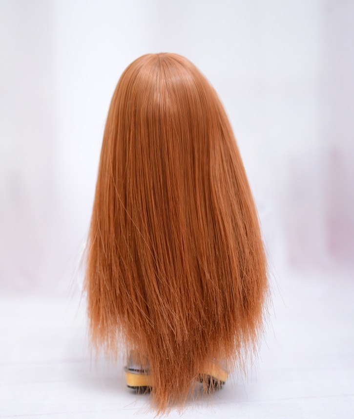 【4インチ】　耐熱　ドール用ウィッグ　シャギーストレートロング　細三つ編み2本付　/　オレンジブラウン