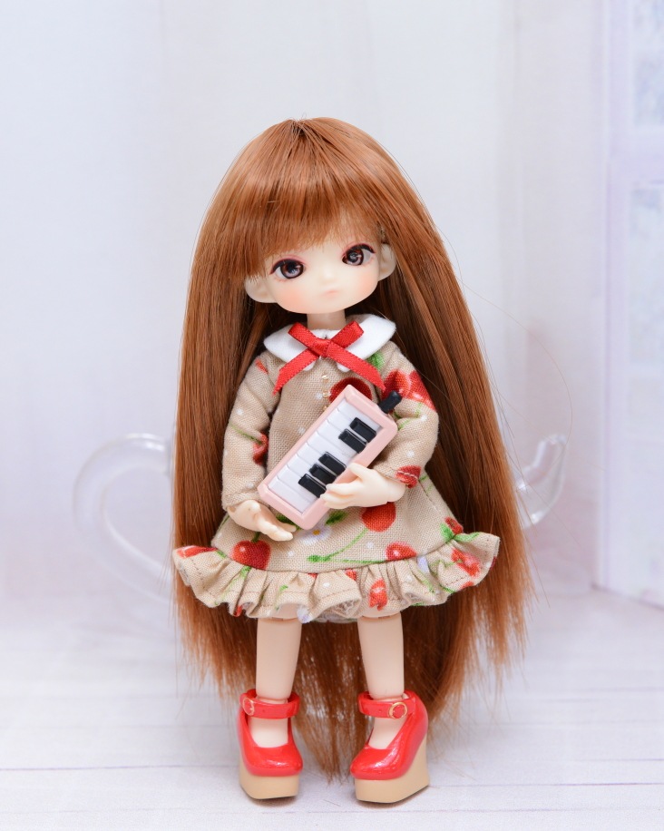 【4インチ】　耐熱　ドール用ウィッグ　シャギーストレートロング　細三つ編み2本付　/　オレンジブラウン