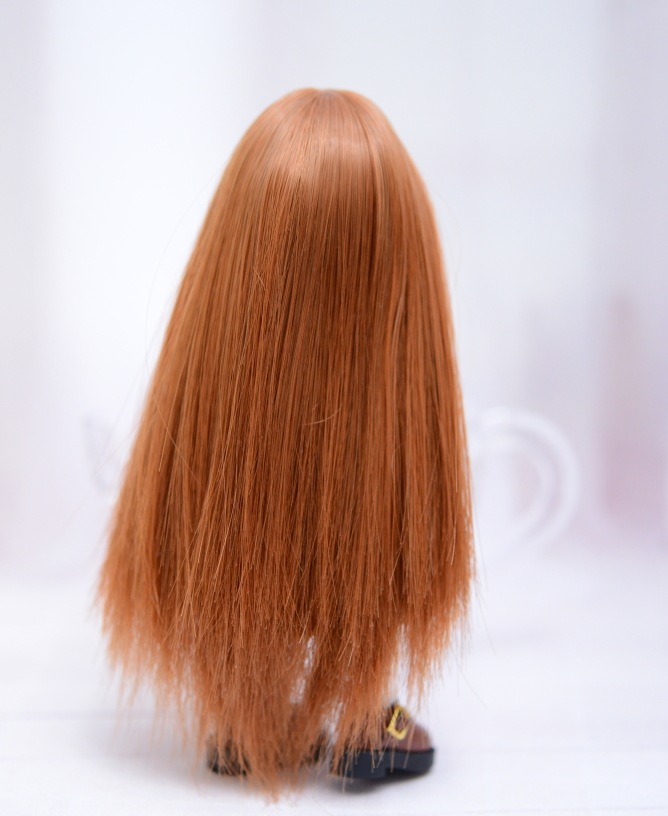 【4インチ】　耐熱　ドール用ウィッグ　シャギーストレートロング　細三つ編み2本付　/　オレンジブラウン