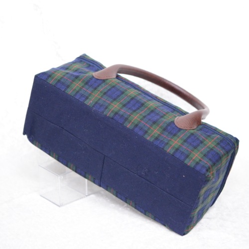 　【ハンドメイド】　お人形とおでかけバッグ　【大】　　ブルー×グリーンチェック柄　　【まるしぇらぱん】