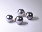 【実店舗にて販売済み】Black Pearl / K18YG pierce 【Studs pierce】