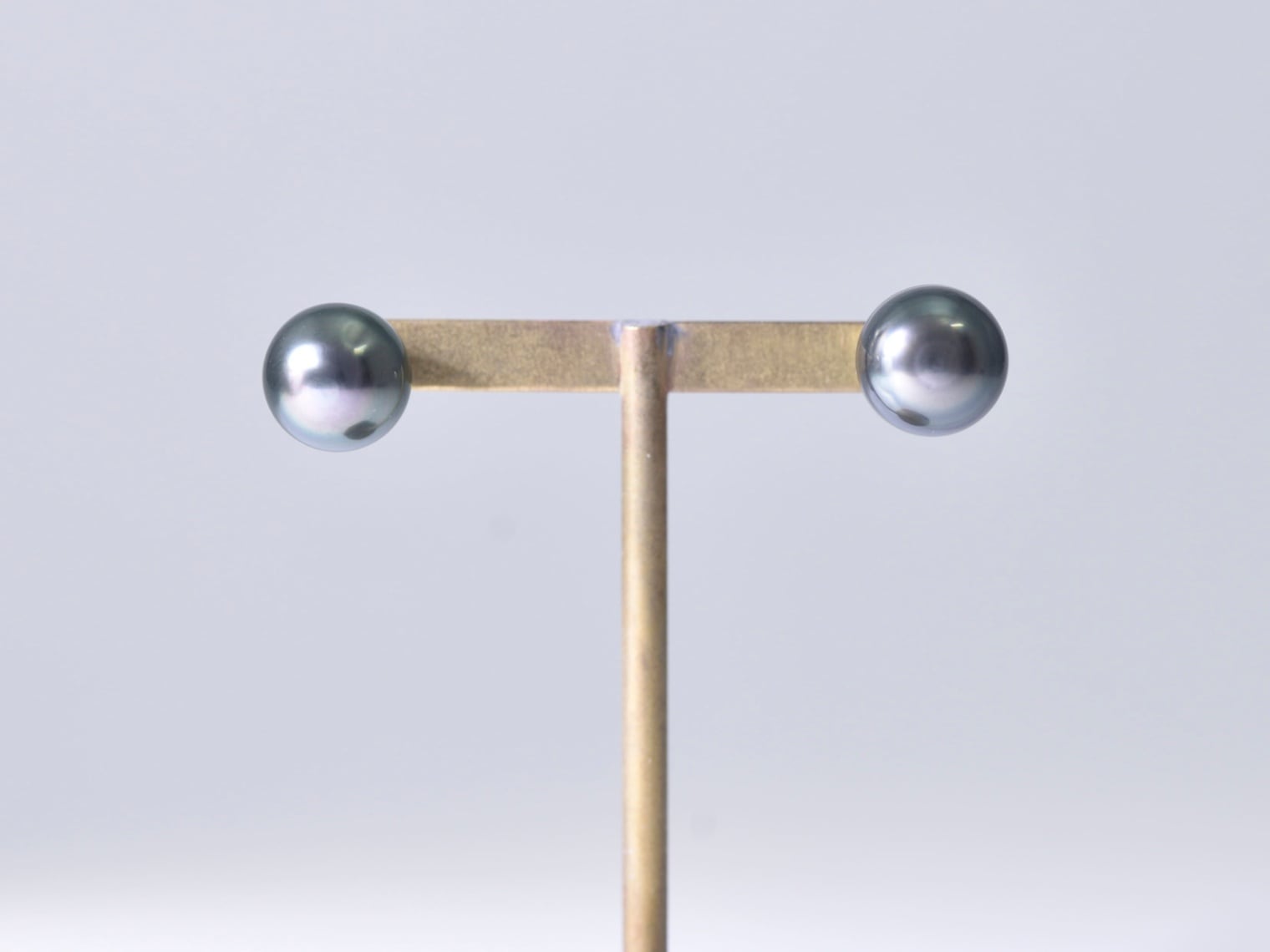 Black Pearl / K18YG pierce 【Studs pierce】