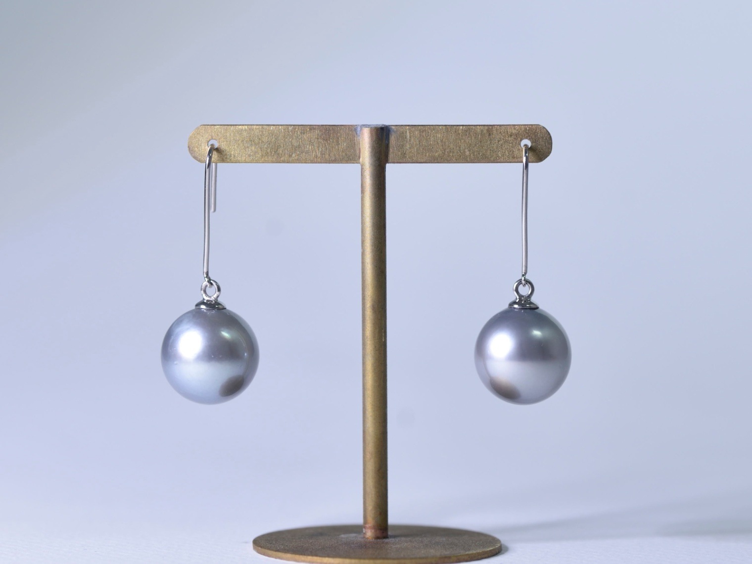 south sea gray pearl 11.7mm_11.9mm / pt900 【hook pierce】