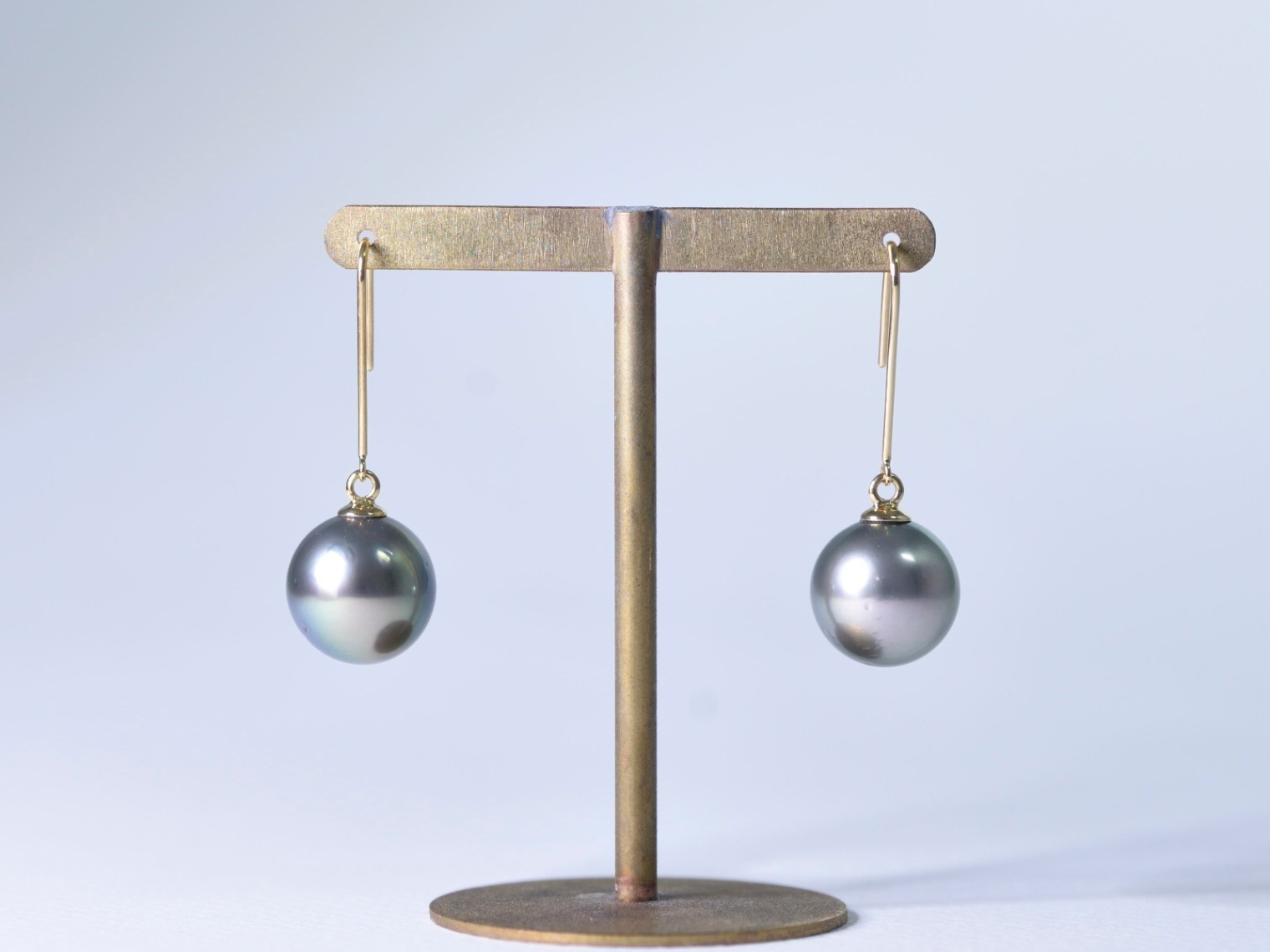 south sea lightgreen pearl 10.8mm_10.9mm / K18YG 【hook pierce】