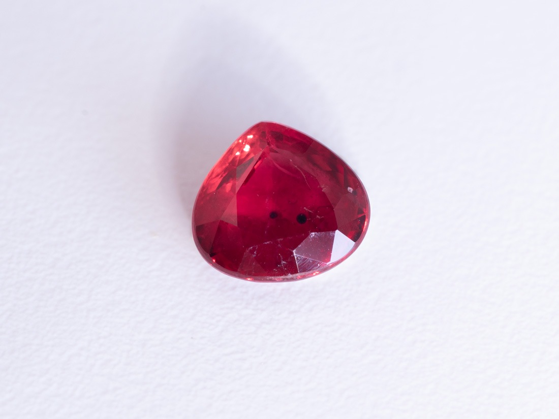 レッドサファイア 1.03ct