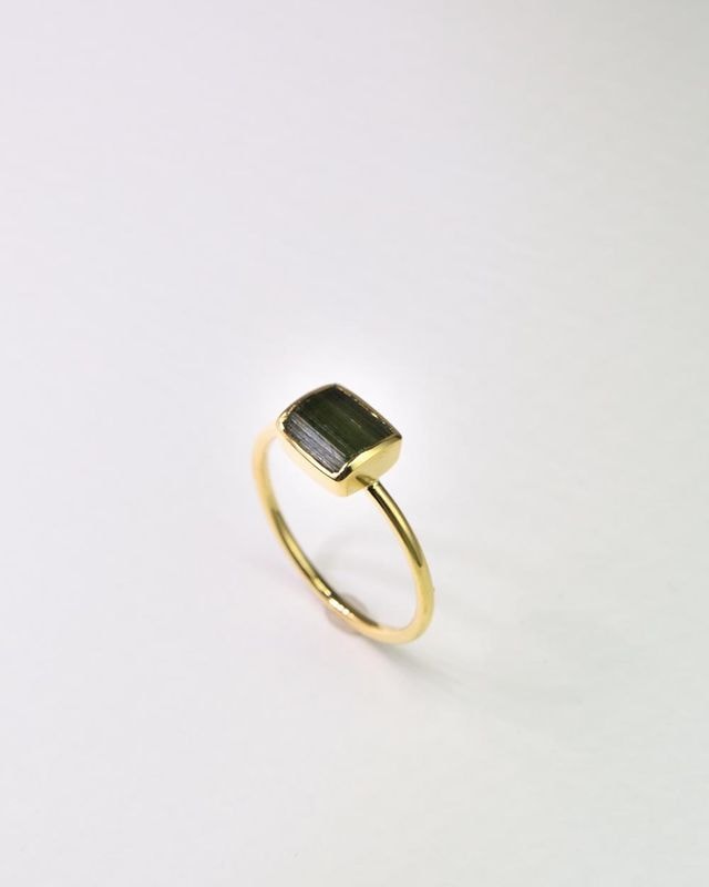 モデルオーダー事例<br>【ninho／ニンホ】<br>個性ある石形の場合