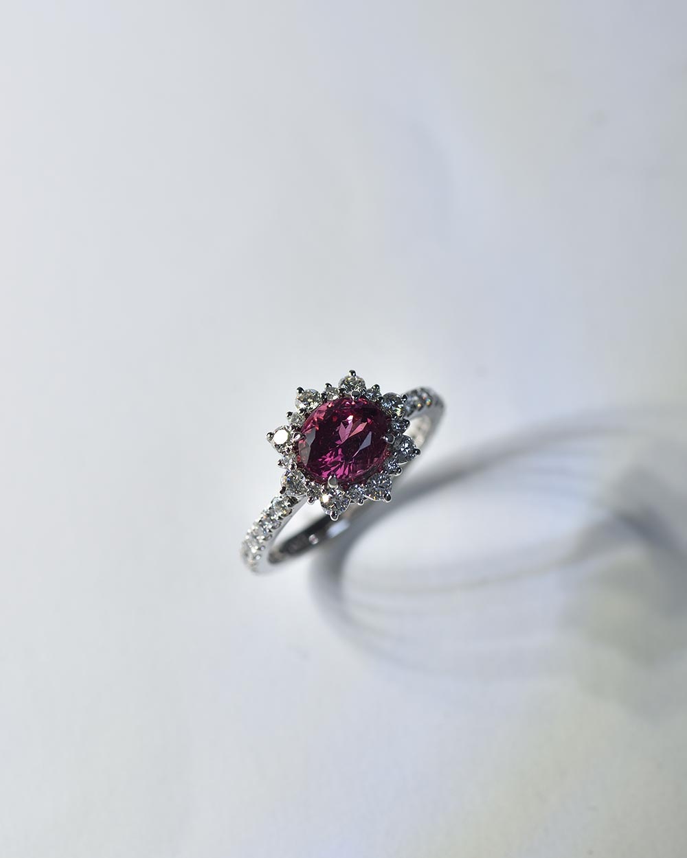 モデルオーダー事例<br>【Sirius/シリウス】<br>大小メレで際立つクラシカル×モダン