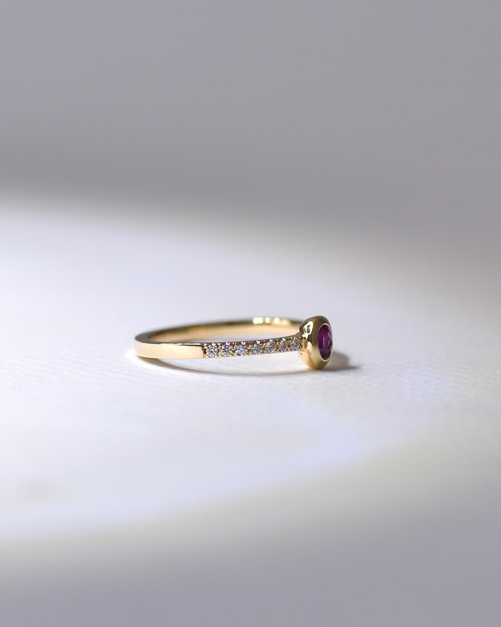 モデルオーダー事例<br>【Capella/カペラ】<br>腕メレで華やか