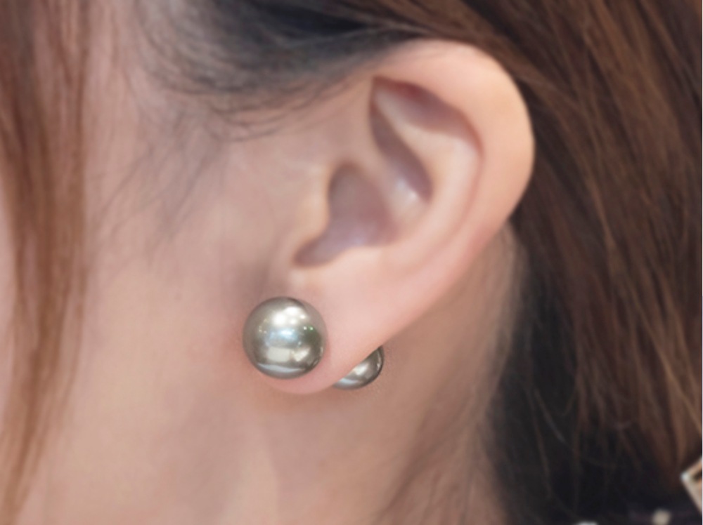 【実店舗にて販売済み】Black Pearl / K18YG Pierce 【Studs pierce】