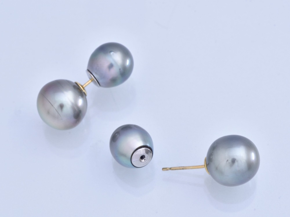 【実店舗にて販売済み】Black Pearl / K18YG Pierce 【Studs pierce】