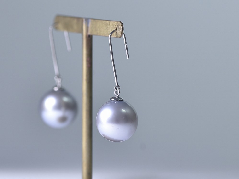south sea gray pearl 11.7mm_11.9mm / pt900 【hook pierce】