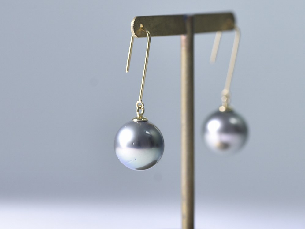 south sea lightgreen pearl 10.8mm_10.9mm / K18YG 【hook pierce】