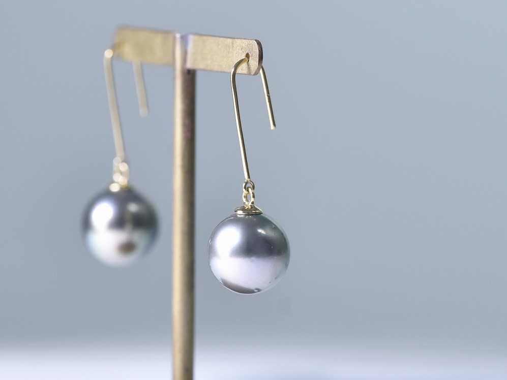 south sea lightgreen pearl 10.8mm_10.9mm / K18YG 【hook pierce】