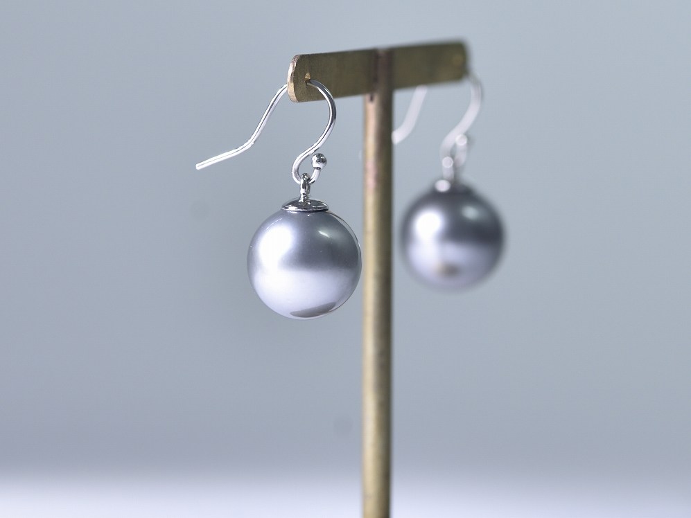 south sea gray pearl 11.9mm_11.9mm / pt900 【hook pierce】