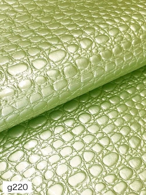 【半裁】牛革 / エナメル / ワニ型押し / 1.2mm (黄緑) [50%OFF]