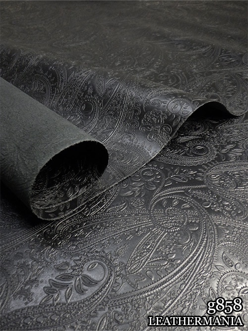 【半裁】牛クロム革 / ペイズリー柄型押し / 1.0mm (ブラック)