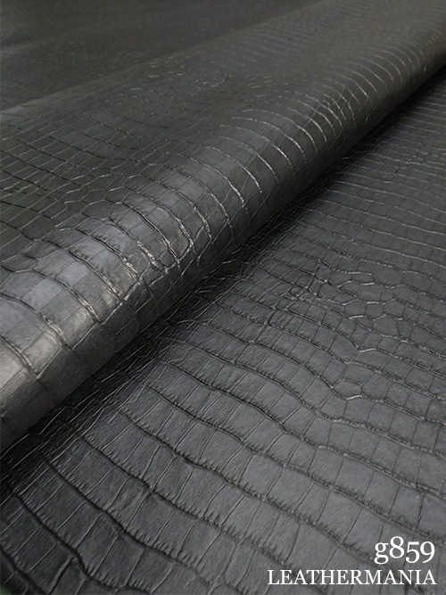 【半裁】牛クロム革 / ワニ型押し / 1.3mm (ブラック)