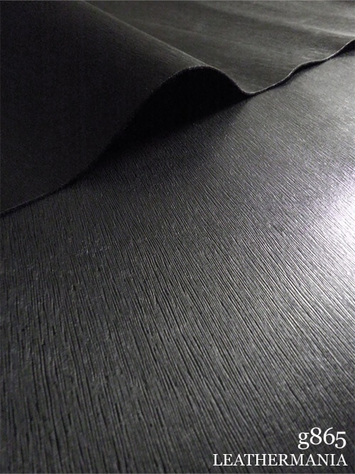 【半裁】牛クロム革 / 水シボ型押し / 2.0mm (ブラック)